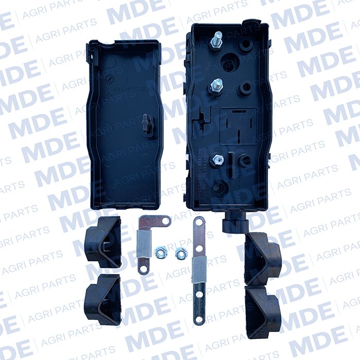 MDEEL80166.jpg McCormick T3 Mc/Mtx Fuse Box - Image 1