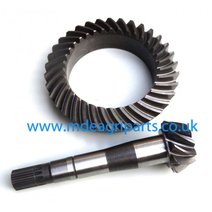 mde33501.jpg McCormick Cx Series Front Crown Wheel And Pinion - Image 1